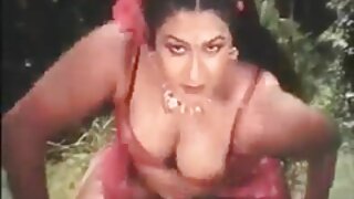 Негри натовпом трахкають зрілку Індію Саммер і кінчають спермою на еротика и секс обличчя.